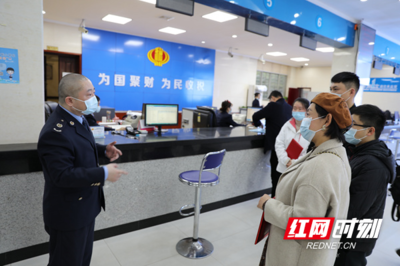 常德經(jīng)開(kāi)區(qū)稅務(wù)局創(chuàng)新啟動(dòng)稅收宣傳月 聘任“納稅服務(wù)體驗(yàn)師”為服務(wù)質(zhì)效精準(zhǔn)“體檢”